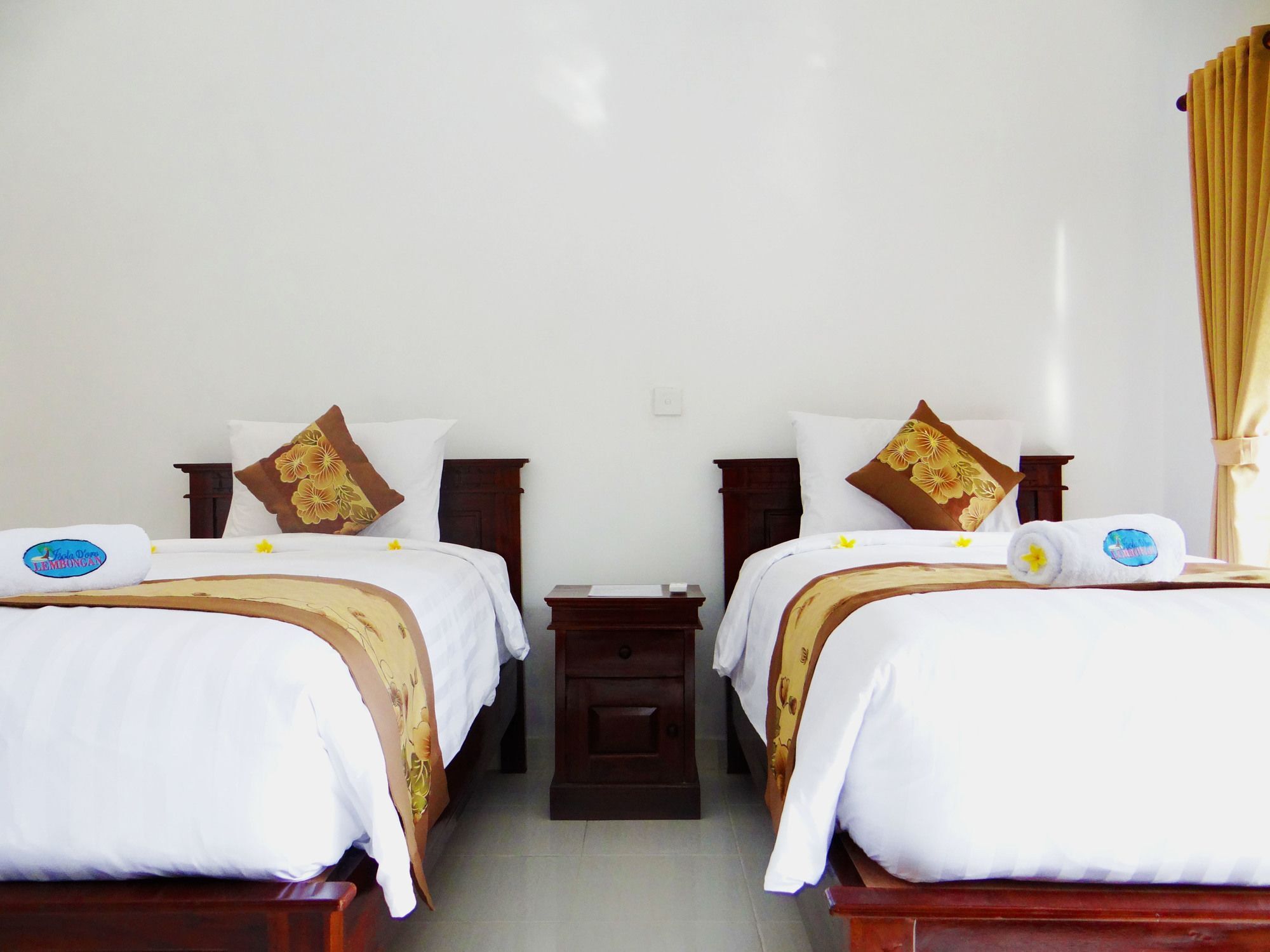 Isola D'Oro Lembongan Bed and Breakfast Nusa Lembongan Exteriör bild